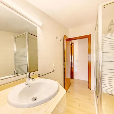 Camarroja By Sealand