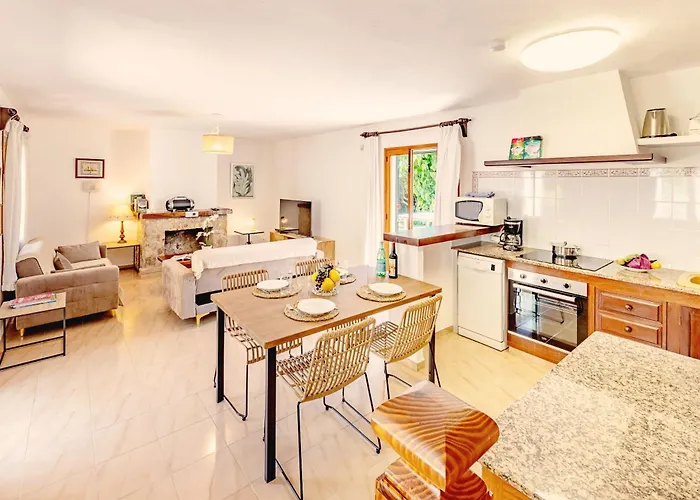 Camarroja By Sealand Willa *