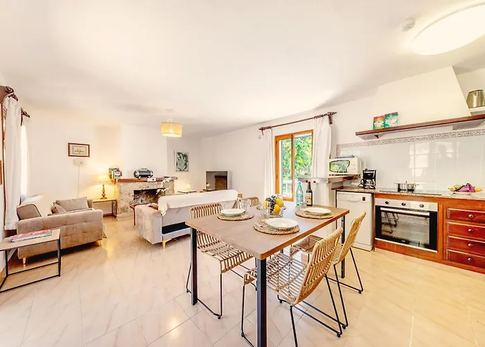 Camarroja By Sealand *