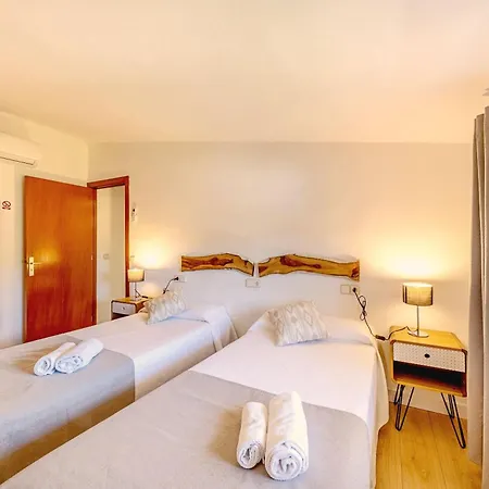 Camarroja By Sealand *