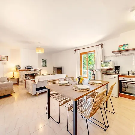 Camarroja By Sealand *